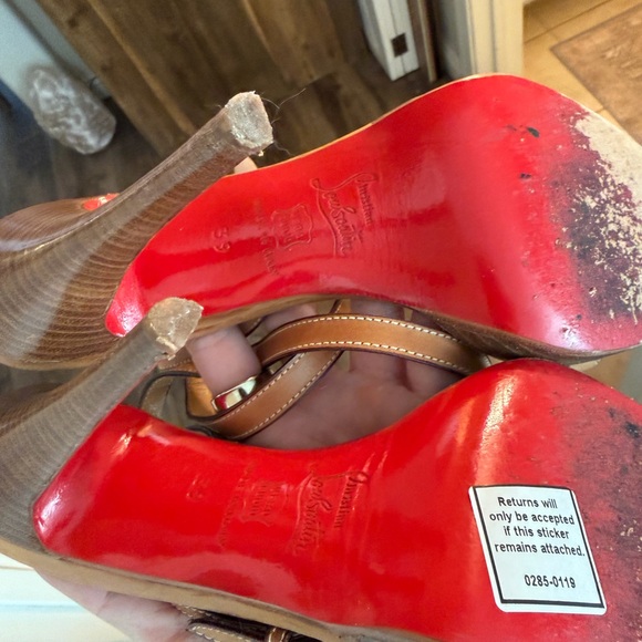 Christian Louboutin Tan Strappy Heels with Red Soles Size 39 - Picture 10 of 10